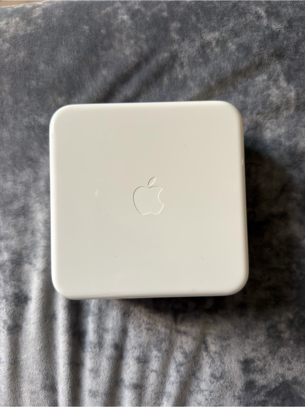 Original Apple Storage Box + USB-C to Lightning Cables + SIM Eject Tools